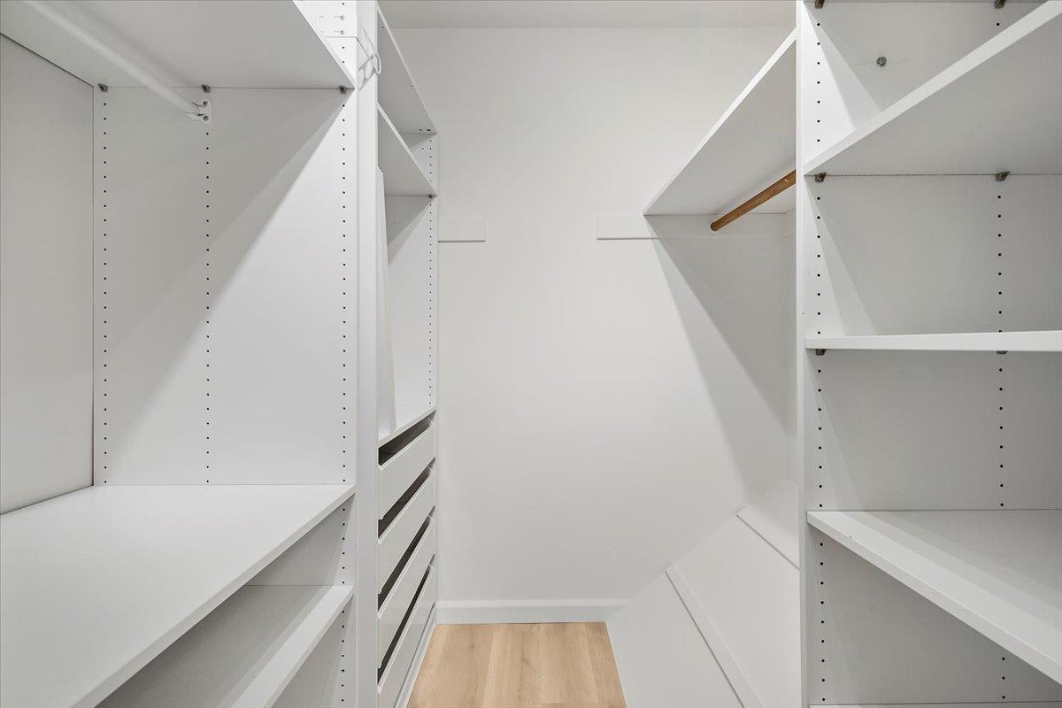 Detail Gallery Image 15 of 19 For 2047 Montecito #2,  Mountain View,  CA 94043 - 2 Beds | 1/1 Baths