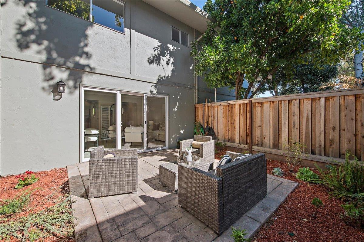 Detail Gallery Image 17 of 19 For 2047 Montecito #2,  Mountain View,  CA 94043 - 2 Beds | 1/1 Baths