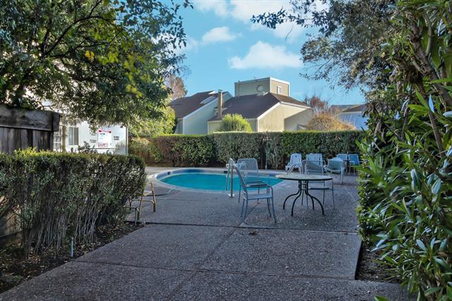 Detail Gallery Image 18 of 19 For 2047 Montecito #2,  Mountain View,  CA 94043 - 2 Beds | 1/1 Baths