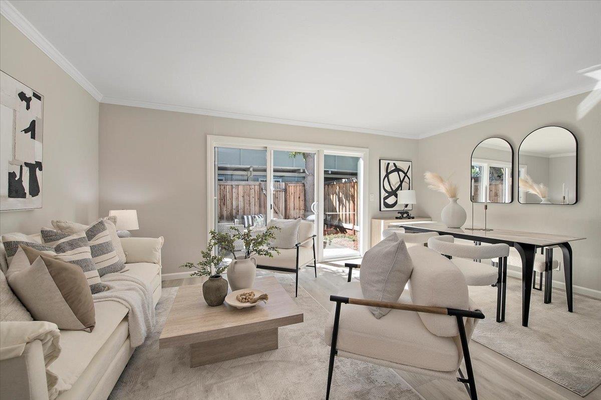 Detail Gallery Image 3 of 19 For 2047 Montecito #2,  Mountain View,  CA 94043 - 2 Beds | 1/1 Baths