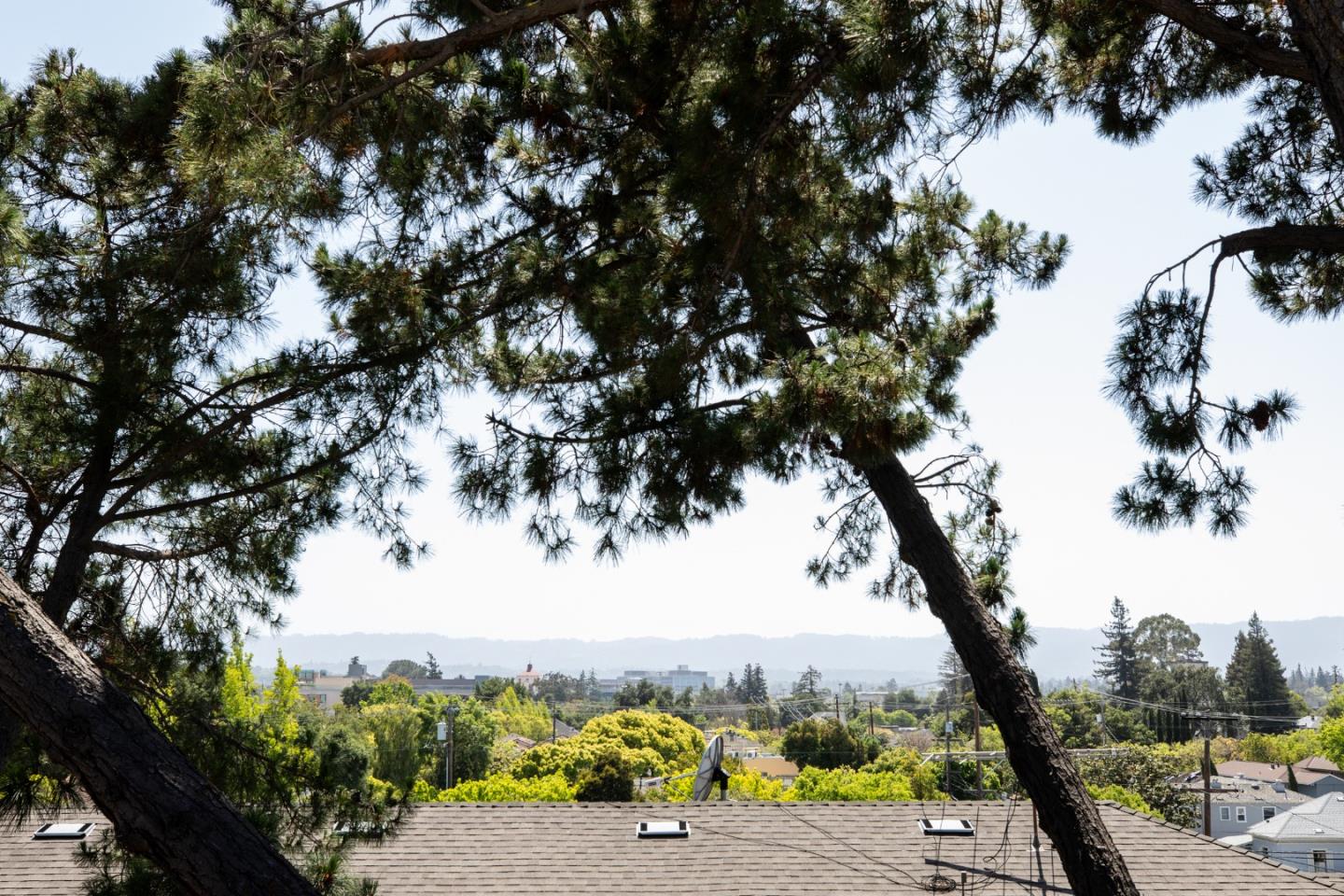 Detail Gallery Image 2 of 26 For 360 Everett Ave 5b,  Palo Alto,  CA 94301 - 2 Beds | 2 Baths