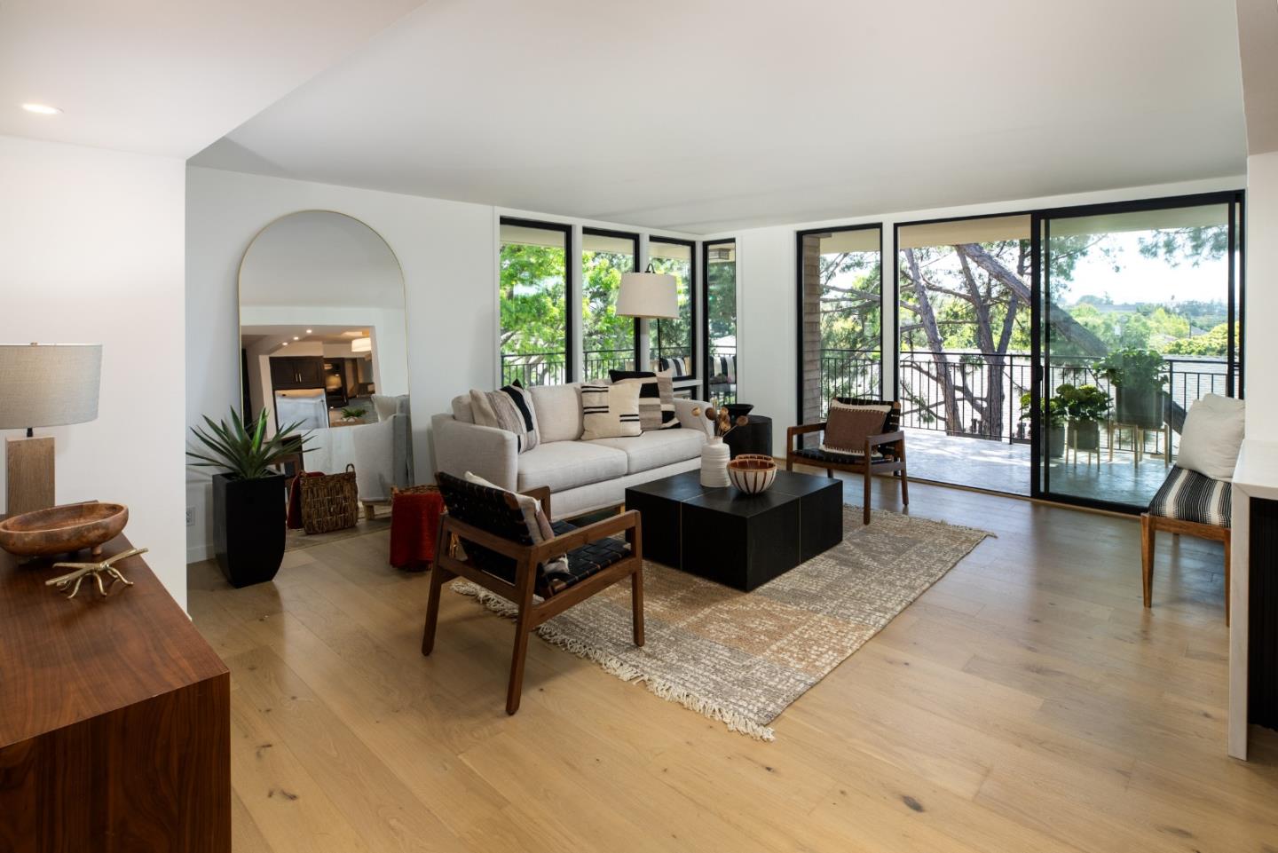 Detail Gallery Image 5 of 26 For 360 Everett Ave 5b,  Palo Alto,  CA 94301 - 2 Beds | 2 Baths