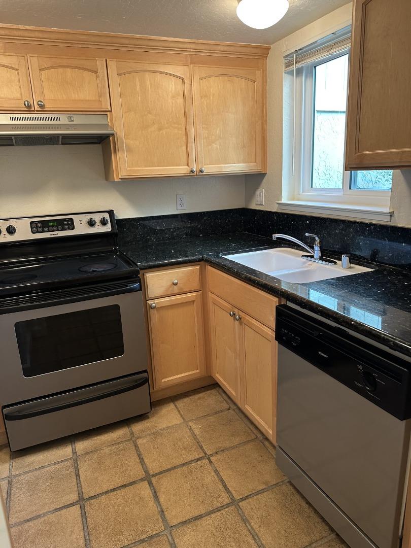 Detail Gallery Image 7 of 23 For 101 Redding Rd #A3,  Campbell,  CA 95008 - 2 Beds | 1/1 Baths