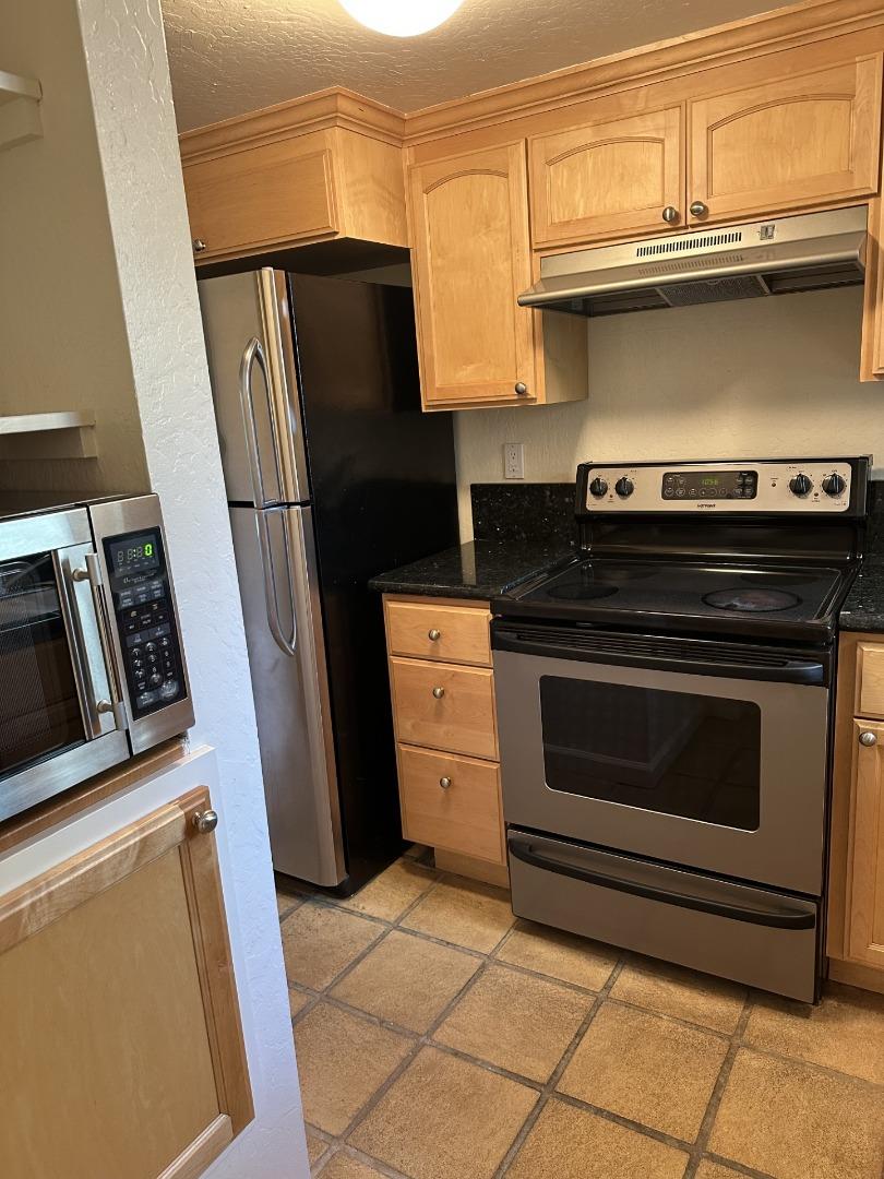 Detail Gallery Image 8 of 23 For 101 Redding Rd #A3,  Campbell,  CA 95008 - 2 Beds | 1/1 Baths