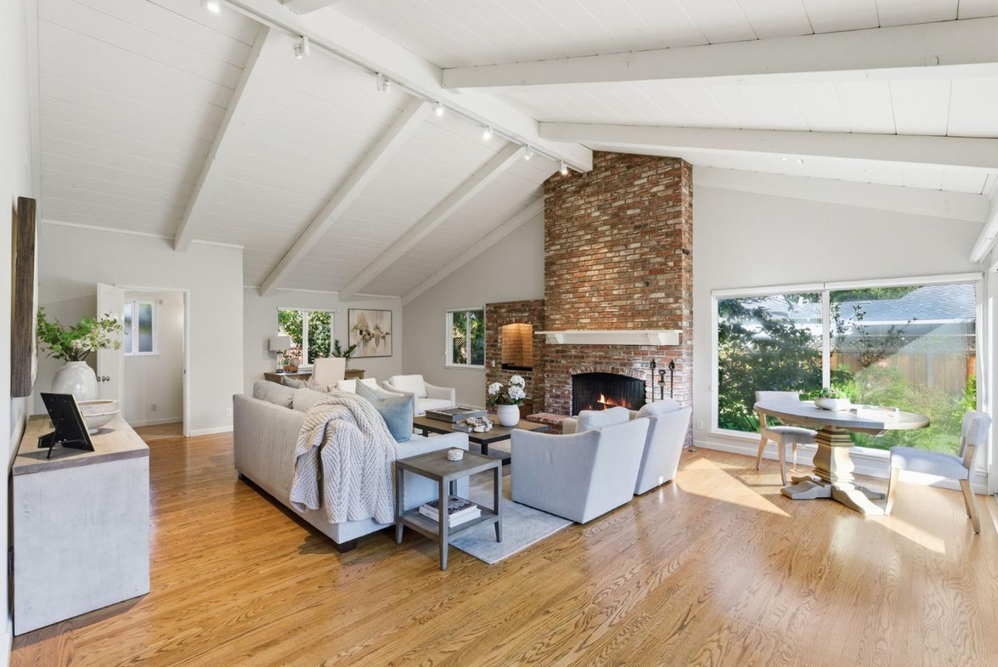 Detail Gallery Image 20 of 45 For 185 Beverly Ln, Los Altos,  CA 94022 - 3 Beds | 2/1 Baths