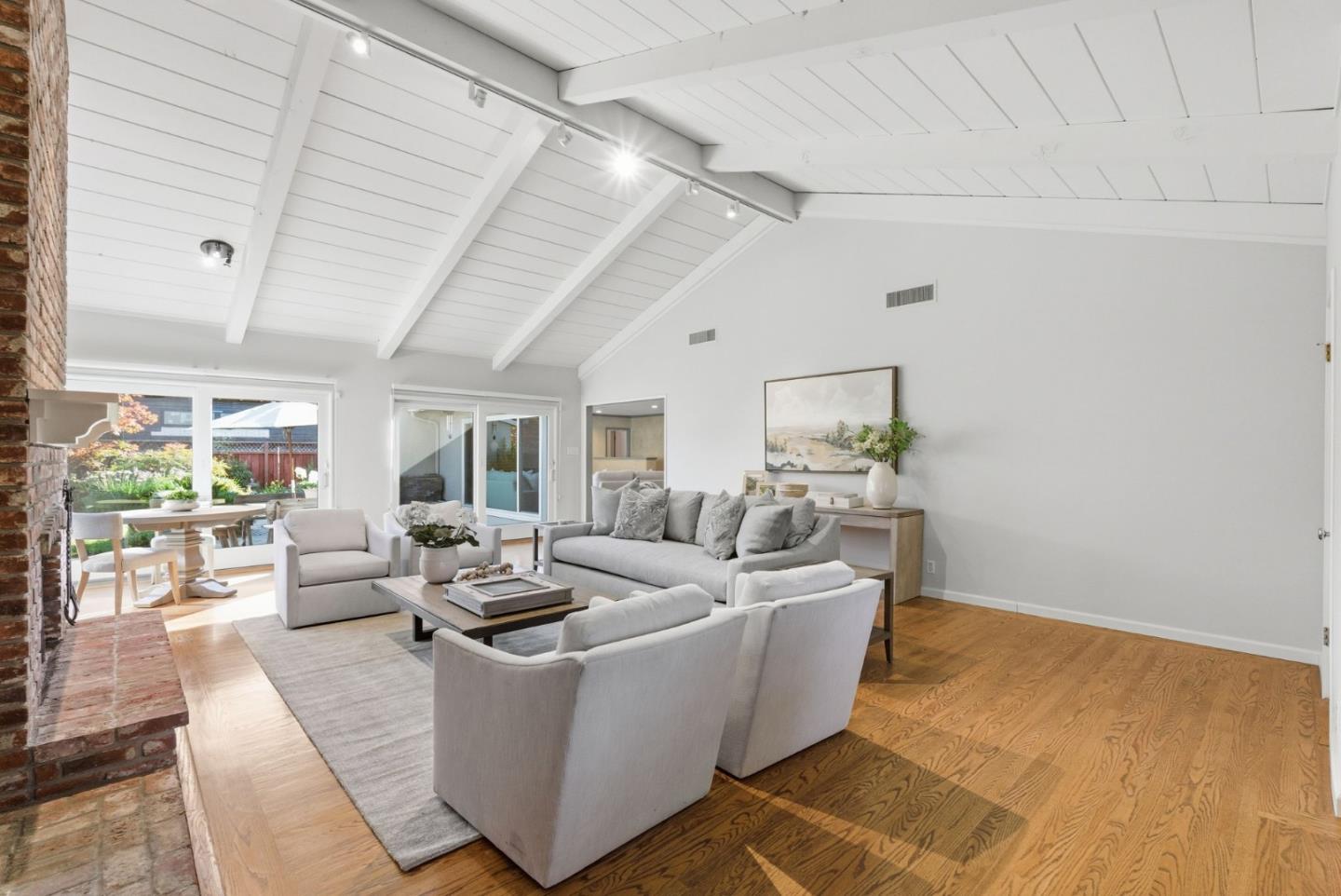 Detail Gallery Image 22 of 45 For 185 Beverly Ln, Los Altos,  CA 94022 - 3 Beds | 2/1 Baths