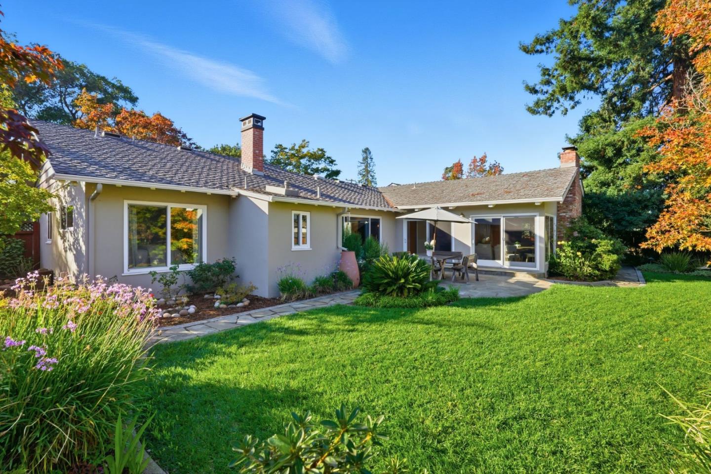 Detail Gallery Image 36 of 45 For 185 Beverly Ln, Los Altos,  CA 94022 - 3 Beds | 2/1 Baths