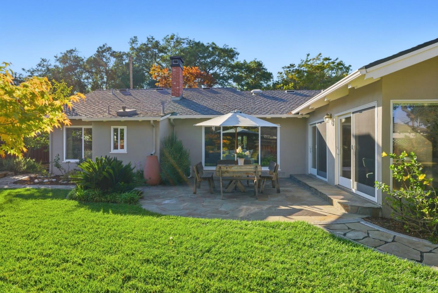 Detail Gallery Image 38 of 45 For 185 Beverly Ln, Los Altos,  CA 94022 - 3 Beds | 2/1 Baths