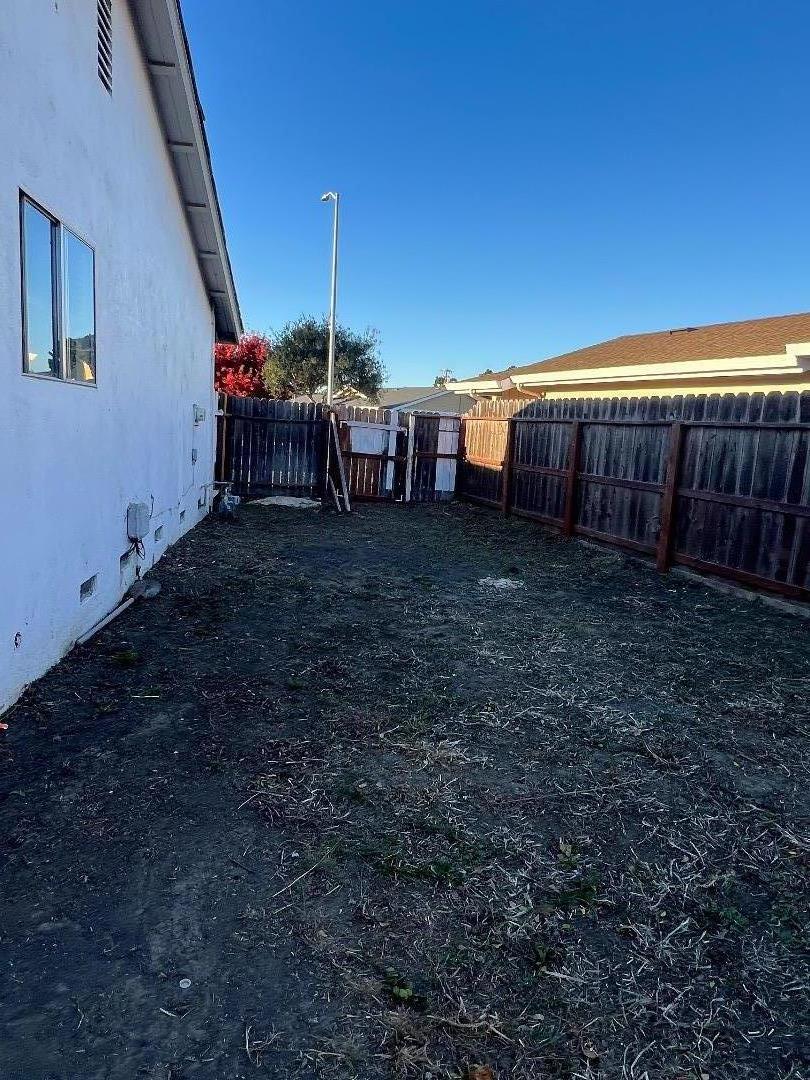 Detail Gallery Image 5 of 23 For 451 La Jolla Way, Salinas,  CA 93901 - 3 Beds | 2 Baths