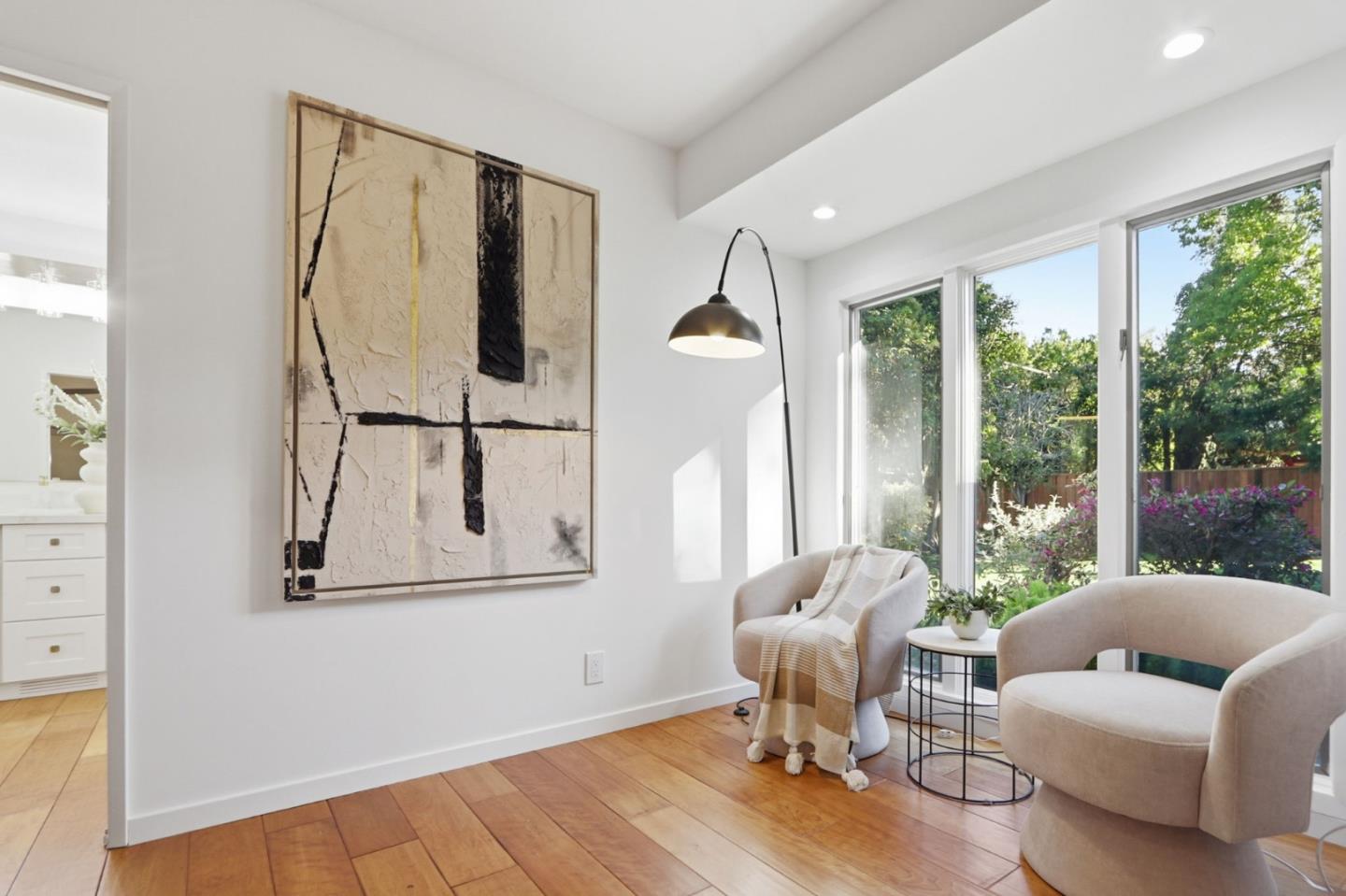 Detail Gallery Image 22 of 42 For 1684 Newcastle Dr, Los Altos,  CA 94024 - 4 Beds | 2/1 Baths