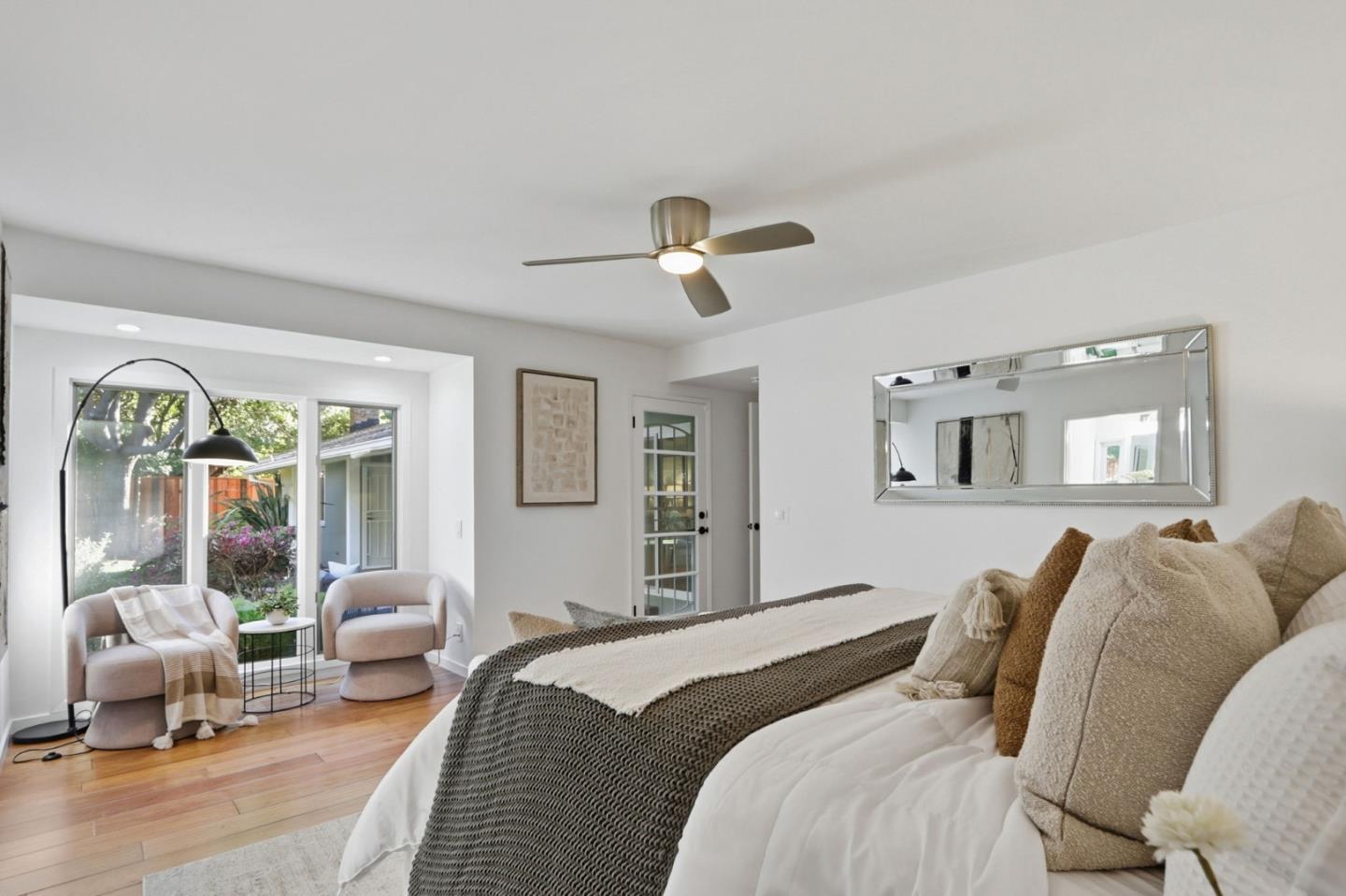 Detail Gallery Image 23 of 42 For 1684 Newcastle Dr, Los Altos,  CA 94024 - 4 Beds | 2/1 Baths