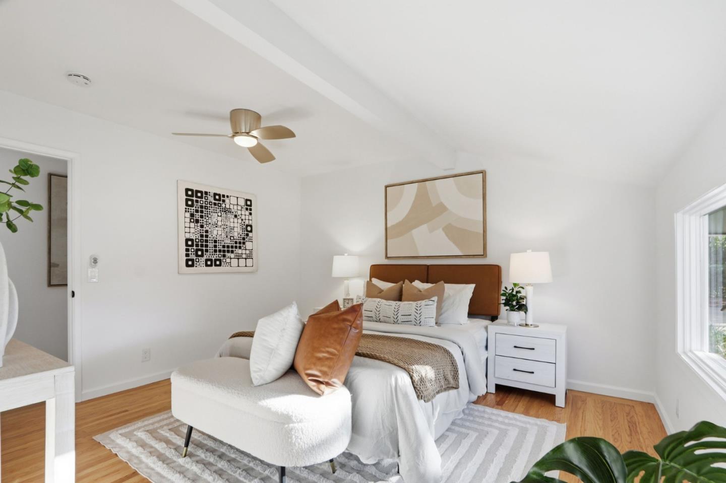 Detail Gallery Image 30 of 42 For 1684 Newcastle Dr, Los Altos,  CA 94024 - 4 Beds | 2/1 Baths