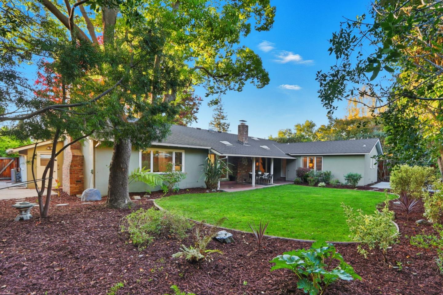 Detail Gallery Image 38 of 42 For 1684 Newcastle Dr, Los Altos,  CA 94024 - 4 Beds | 2/1 Baths