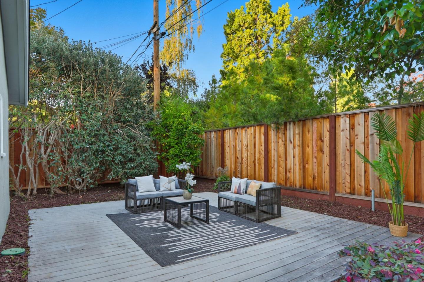 Detail Gallery Image 40 of 42 For 1684 Newcastle Dr, Los Altos,  CA 94024 - 4 Beds | 2/1 Baths