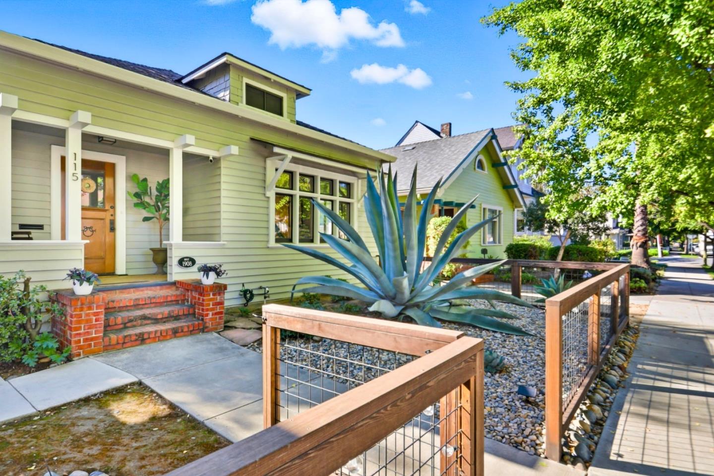 Detail Gallery Image 3 of 40 For 115 S 16th St, San Jose,  CA 95112 - 2 Beds | 1/1 Baths