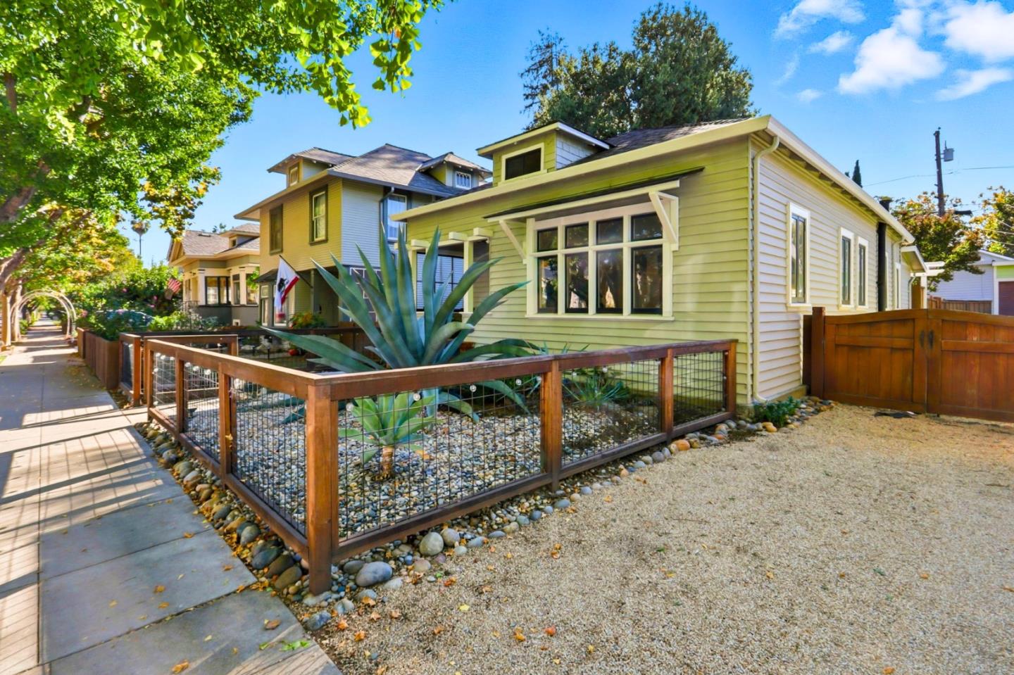 Detail Gallery Image 4 of 40 For 115 S 16th St, San Jose,  CA 95112 - 2 Beds | 1/1 Baths