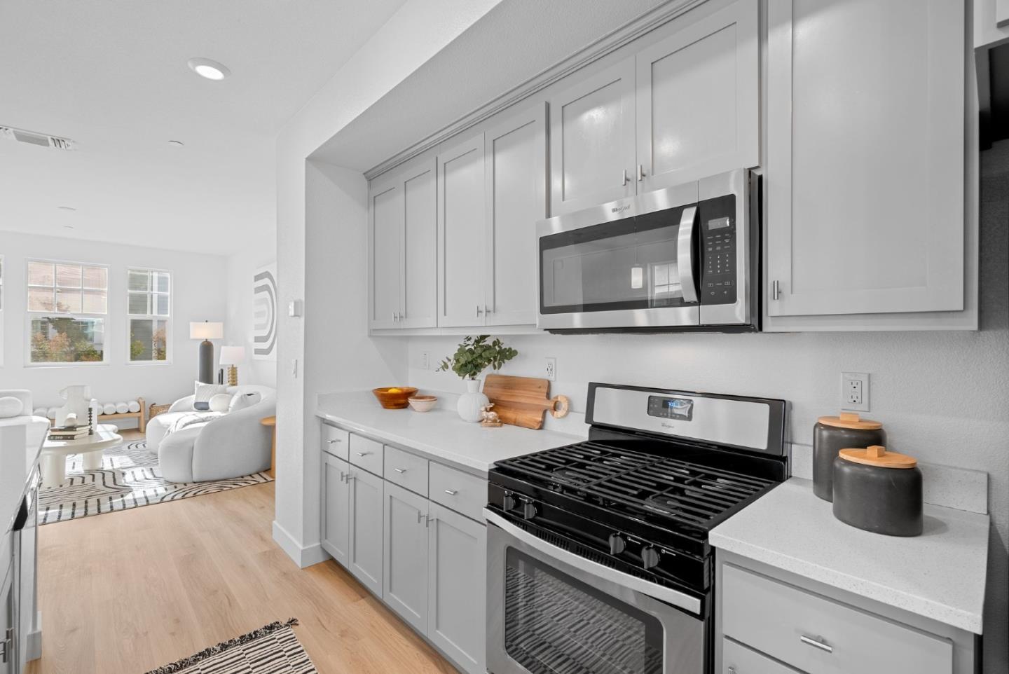 Detail Gallery Image 11 of 51 For 211 Orbit Way, Mountain View,  CA 94043 - 4 Beds | 3/1 Baths