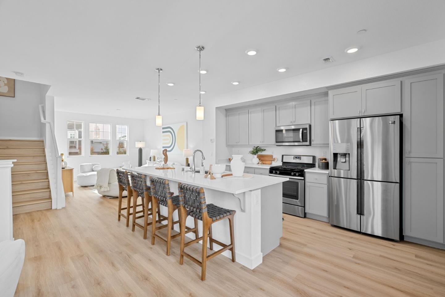 Detail Gallery Image 13 of 51 For 211 Orbit Way, Mountain View,  CA 94043 - 4 Beds | 3/1 Baths