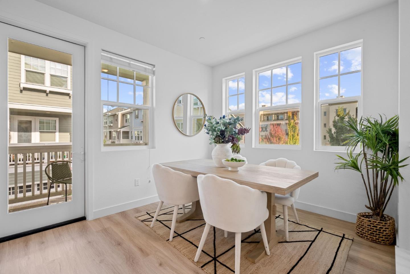 Detail Gallery Image 15 of 51 For 211 Orbit Way, Mountain View,  CA 94043 - 4 Beds | 3/1 Baths