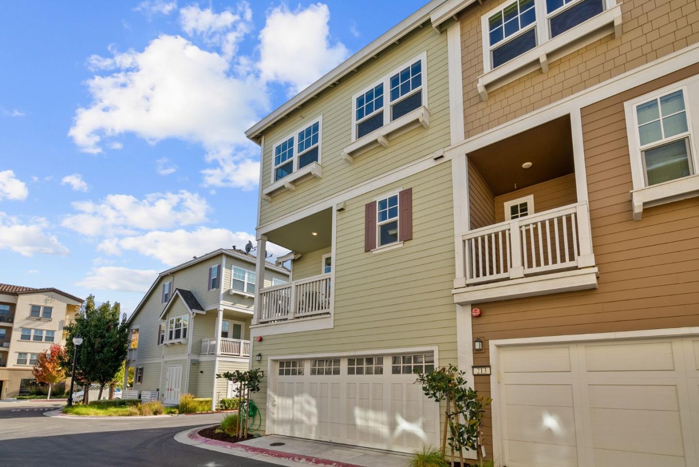Detail Gallery Image 36 of 51 For 211 Orbit Way, Mountain View,  CA 94043 - 4 Beds | 3/1 Baths