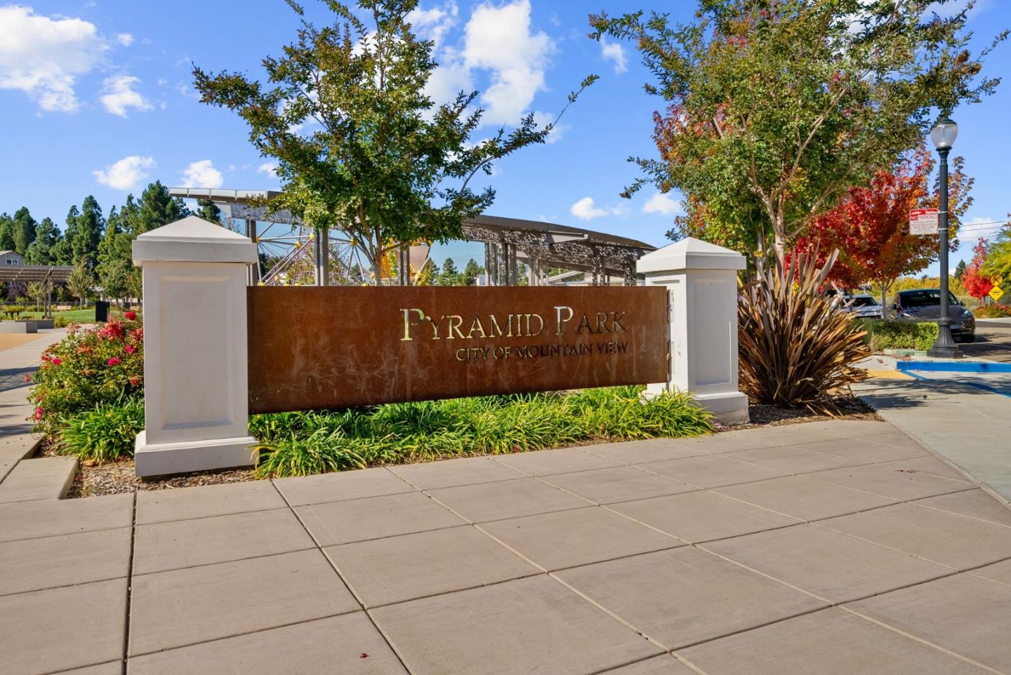 Detail Gallery Image 41 of 51 For 211 Orbit Way, Mountain View,  CA 94043 - 4 Beds | 3/1 Baths