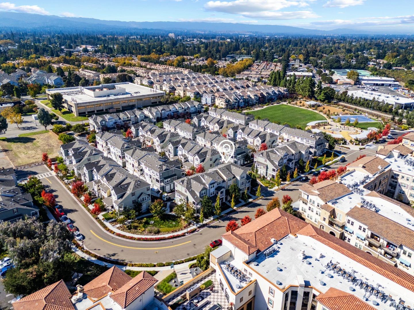 Detail Gallery Image 44 of 51 For 211 Orbit Way, Mountain View,  CA 94043 - 4 Beds | 3/1 Baths