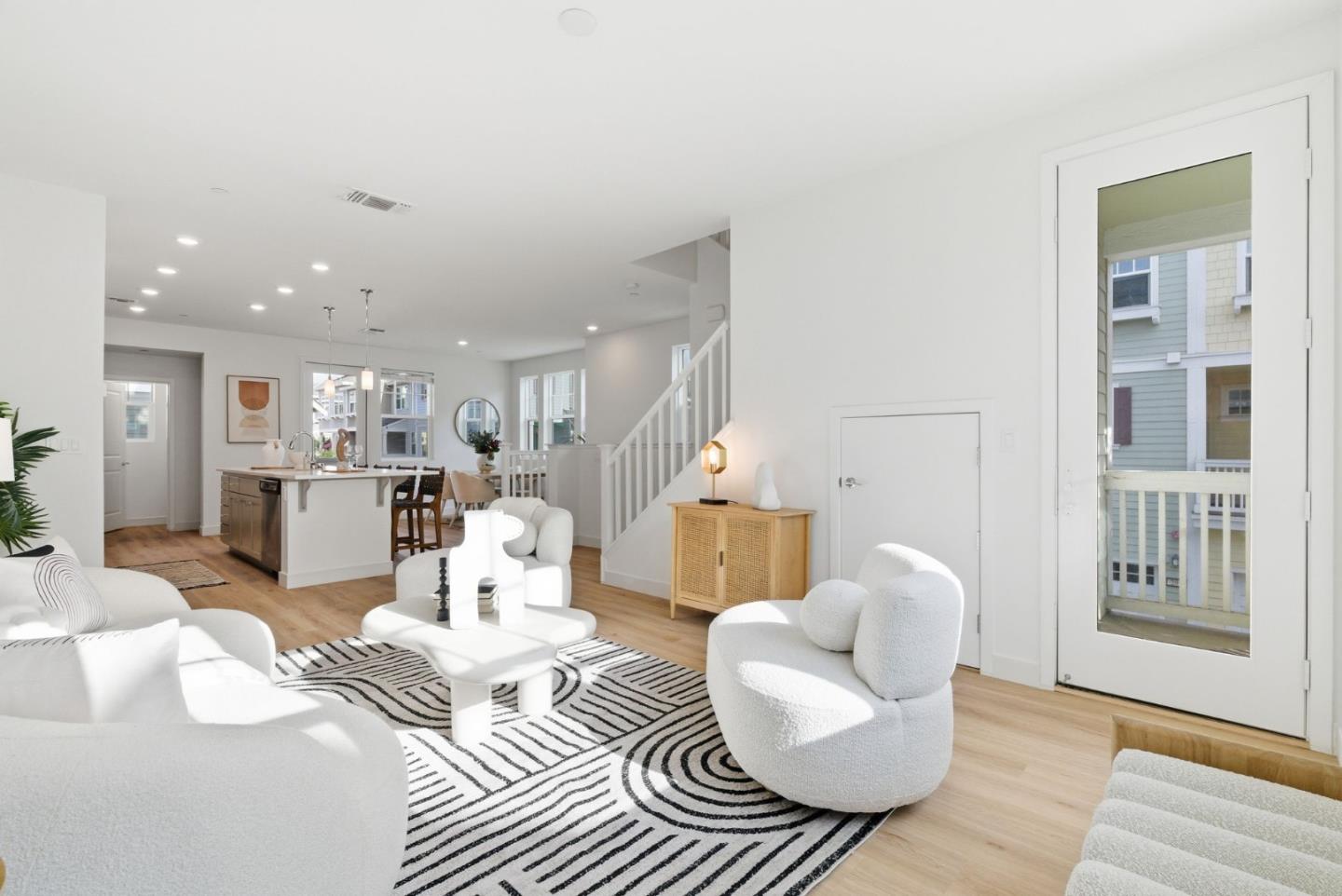 Detail Gallery Image 6 of 51 For 211 Orbit Way, Mountain View,  CA 94043 - 4 Beds | 3/1 Baths