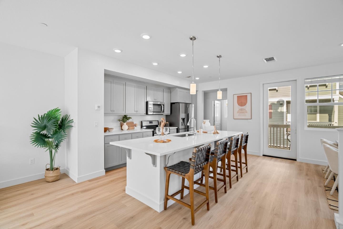 Detail Gallery Image 9 of 51 For 211 Orbit Way, Mountain View,  CA 94043 - 4 Beds | 3/1 Baths