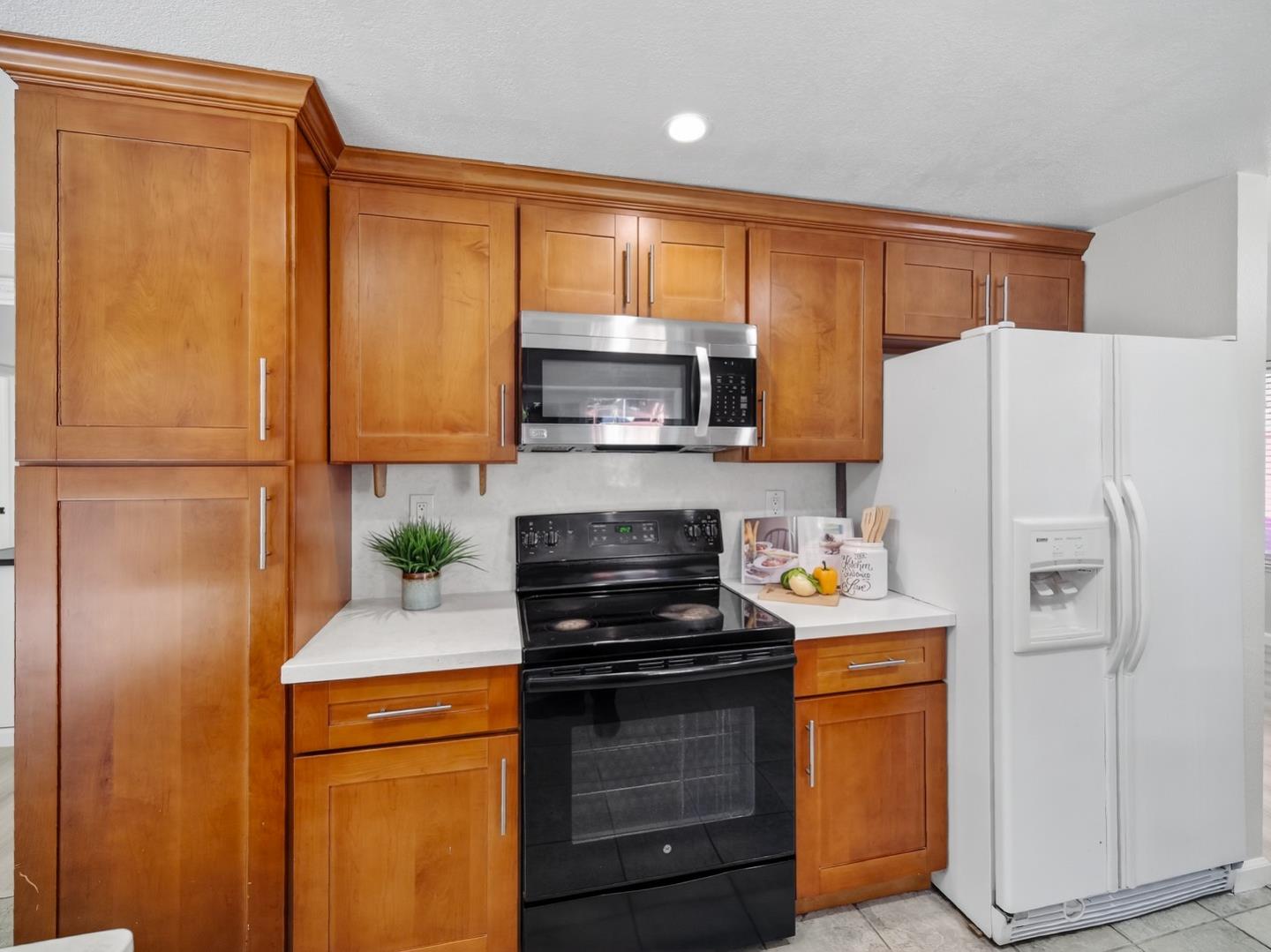 Detail Gallery Image 10 of 59 For 3237 Gateland Ct, San Jose,  CA 95148 - 6 Beds | 4 Baths