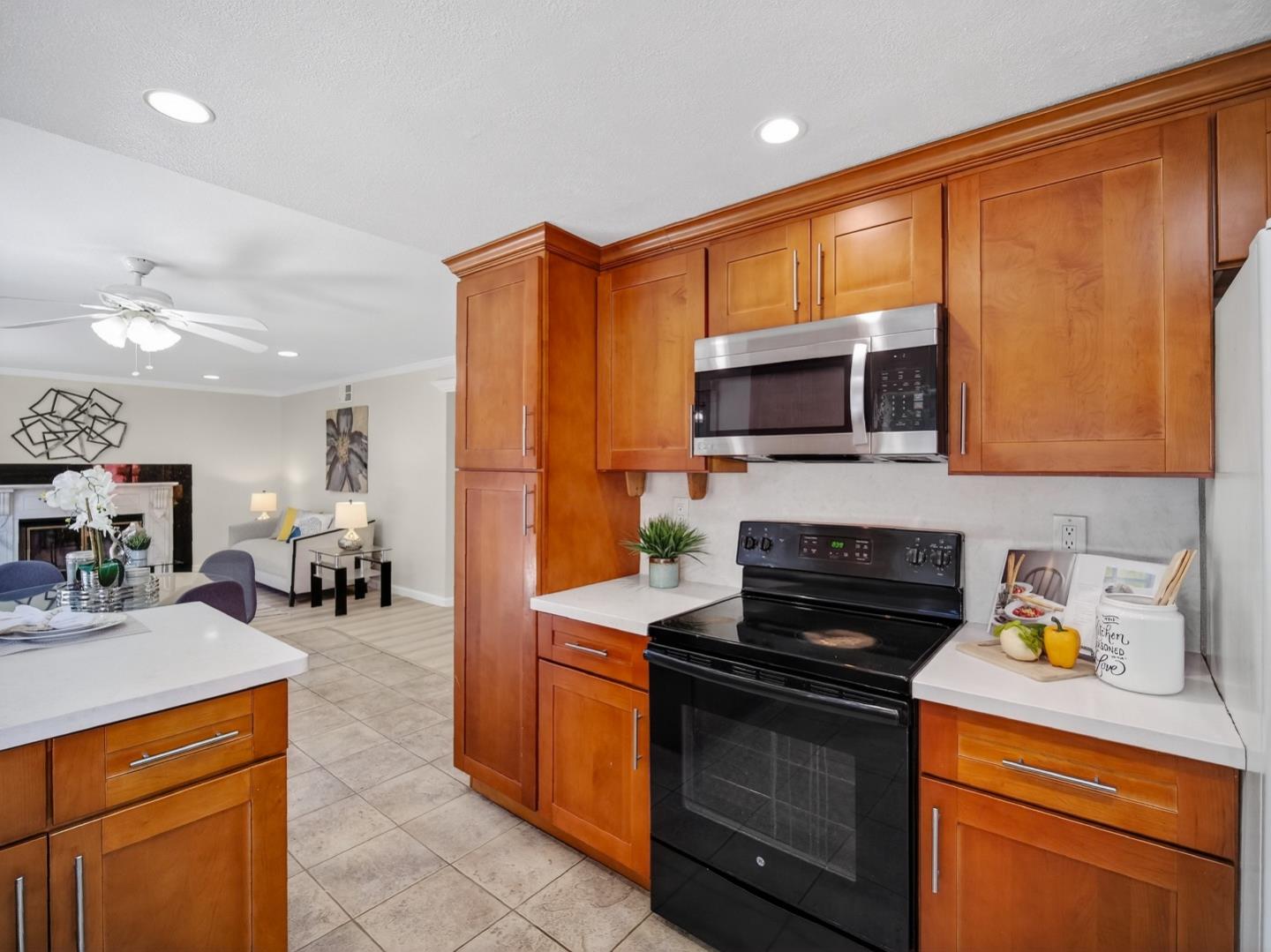 Detail Gallery Image 12 of 59 For 3237 Gateland Ct, San Jose,  CA 95148 - 6 Beds | 4 Baths