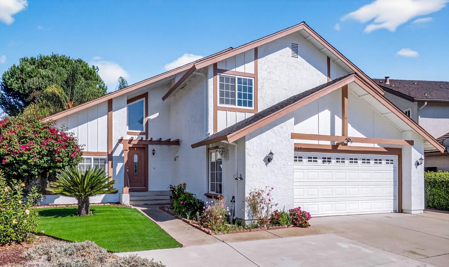 Detail Gallery Image 3 of 59 For 3237 Gateland Ct, San Jose,  CA 95148 - 6 Beds | 4 Baths