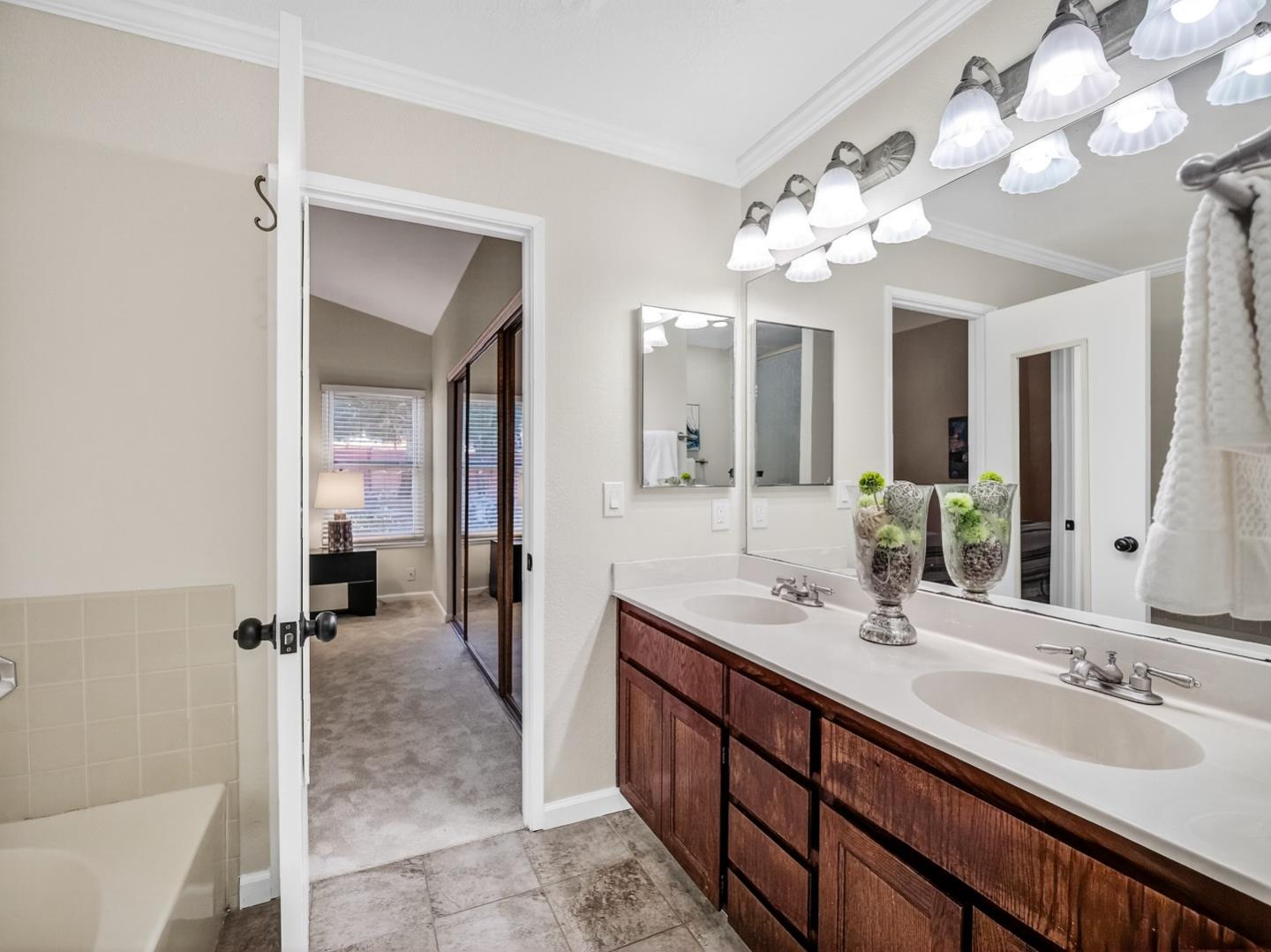 Detail Gallery Image 37 of 59 For 3237 Gateland Ct, San Jose,  CA 95148 - 6 Beds | 4 Baths