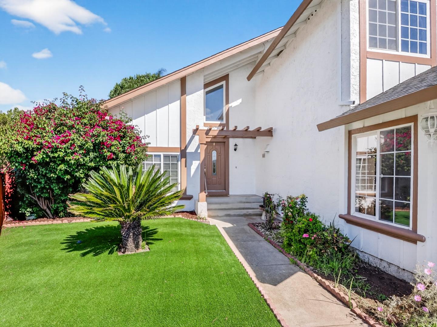 Detail Gallery Image 6 of 59 For 3237 Gateland Ct, San Jose,  CA 95148 - 6 Beds | 4 Baths