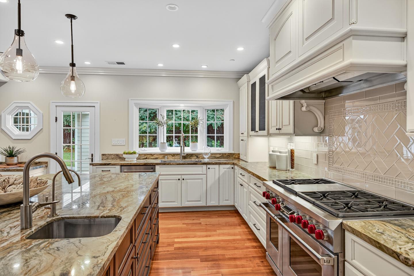 Detail Gallery Image 14 of 51 For 340 W Portola Ave, Los Altos,  CA 94022 - 5 Beds | 4/1 Baths