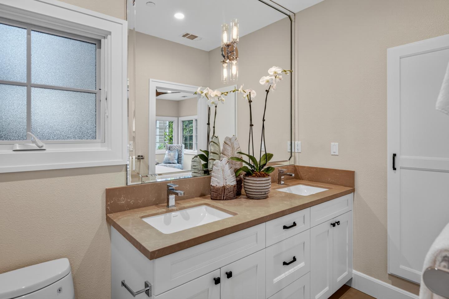 Detail Gallery Image 28 of 51 For 340 W Portola Ave, Los Altos,  CA 94022 - 5 Beds | 4/1 Baths