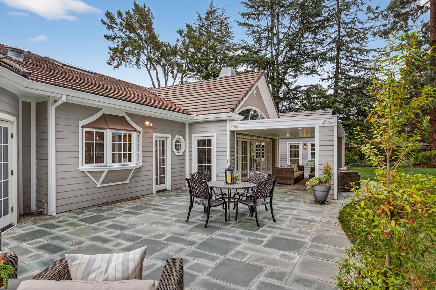 Detail Gallery Image 41 of 51 For 340 W Portola Ave, Los Altos,  CA 94022 - 5 Beds | 4/1 Baths