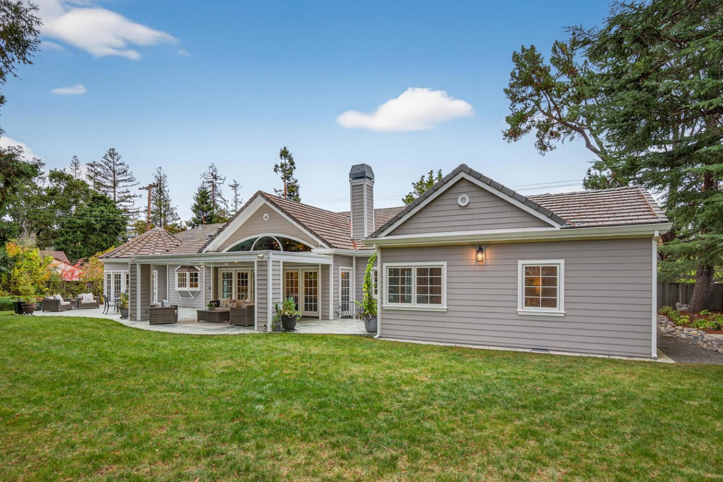 Detail Gallery Image 49 of 51 For 340 W Portola Ave, Los Altos,  CA 94022 - 5 Beds | 4/1 Baths