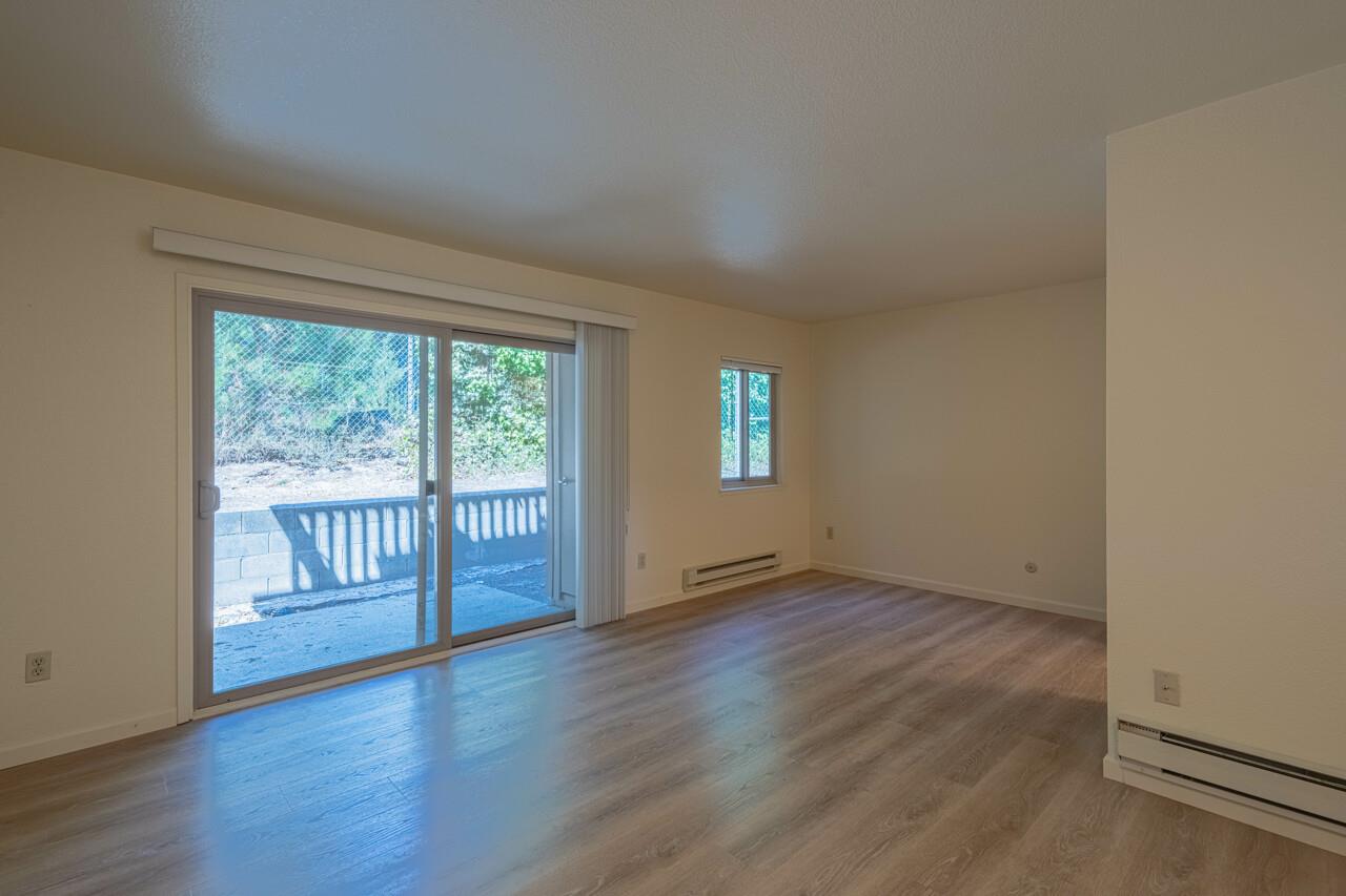 Detail Gallery Image 4 of 16 For 300 Glenwood Cir #189,  Monterey,  CA 93940 - 0 Beds | 1 Baths