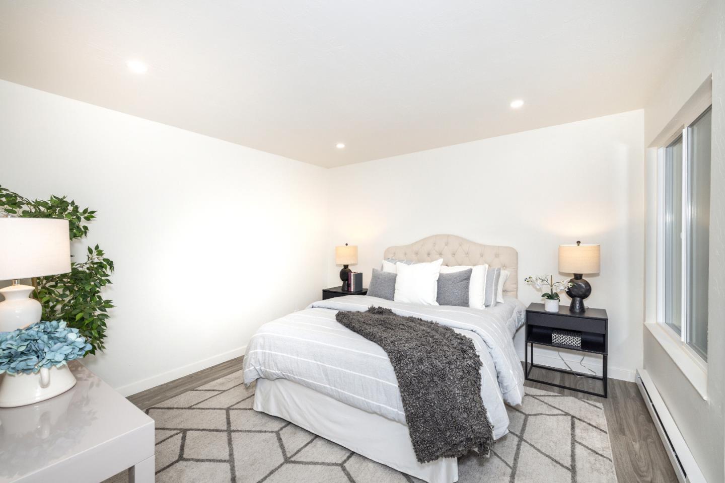 Detail Gallery Image 10 of 19 For 505 Cypress Point Dr #245,  Mountain View,  CA 94043 - 1 Beds | 1 Baths