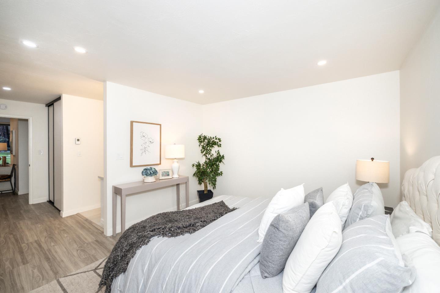 Detail Gallery Image 12 of 19 For 505 Cypress Point Dr #245,  Mountain View,  CA 94043 - 1 Beds | 1 Baths