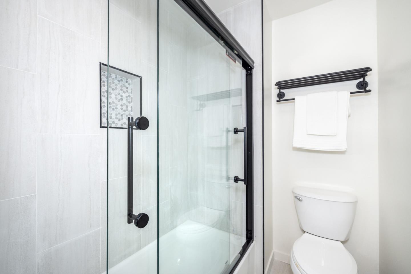 Detail Gallery Image 14 of 19 For 505 Cypress Point Dr #245,  Mountain View,  CA 94043 - 1 Beds | 1 Baths