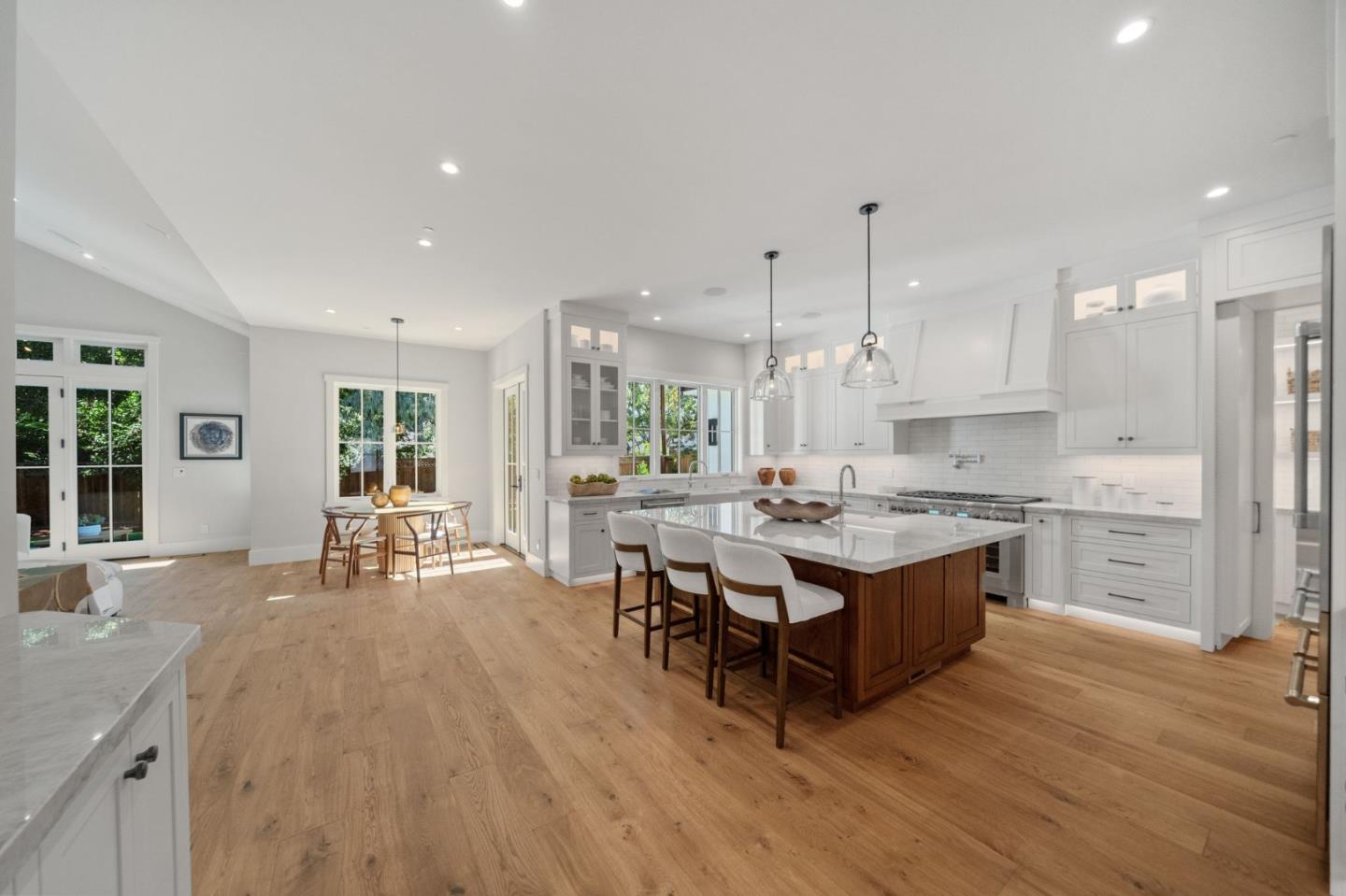 Detail Gallery Image 9 of 88 For 2020 James Pl, San Jose,  CA 95125 - 5 Beds | 4/1 Baths