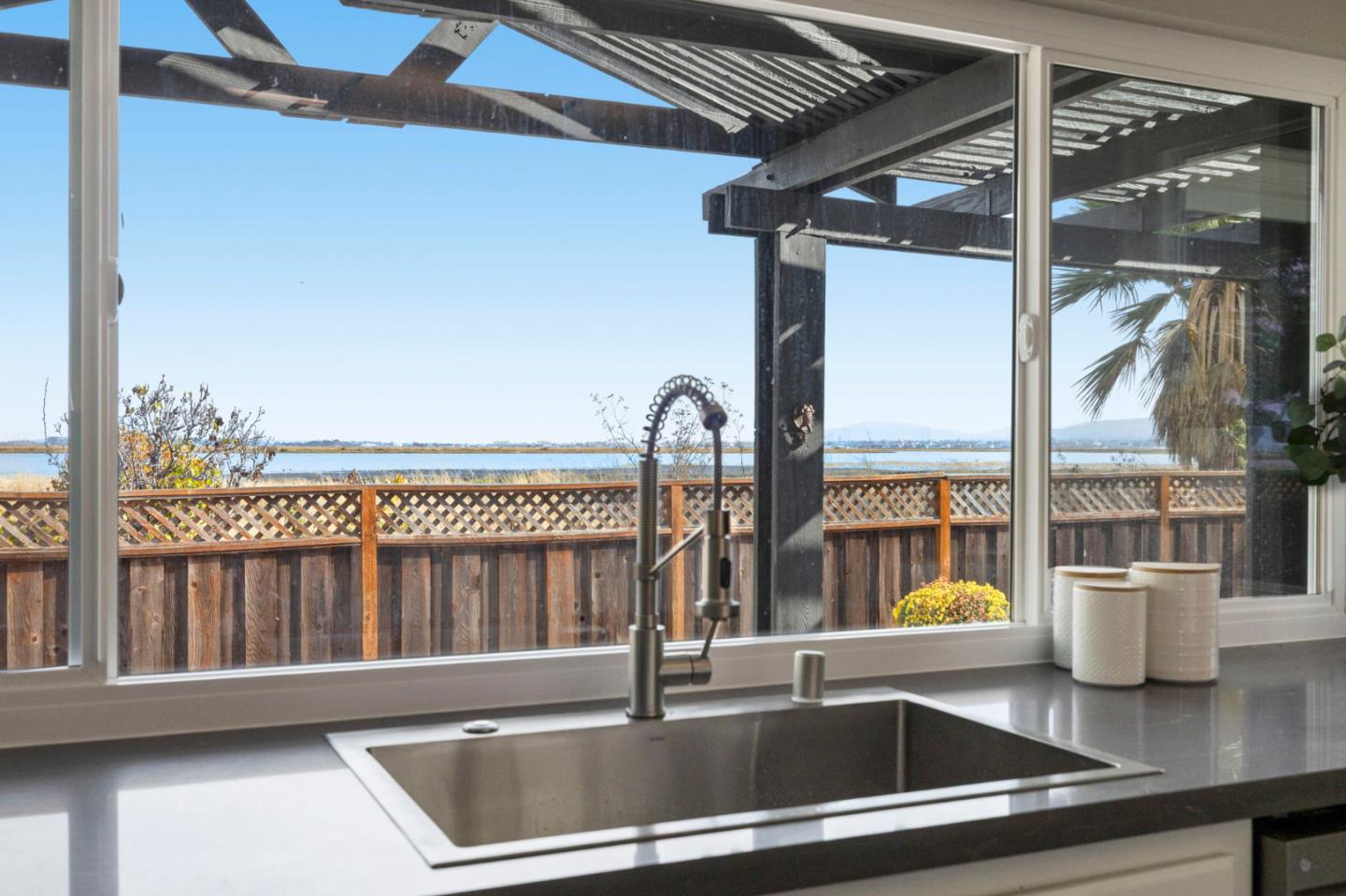 Detail Gallery Image 15 of 56 For 530 Barkentine Ln, Redwood City,  CA 94065 - 4 Beds | 2 Baths