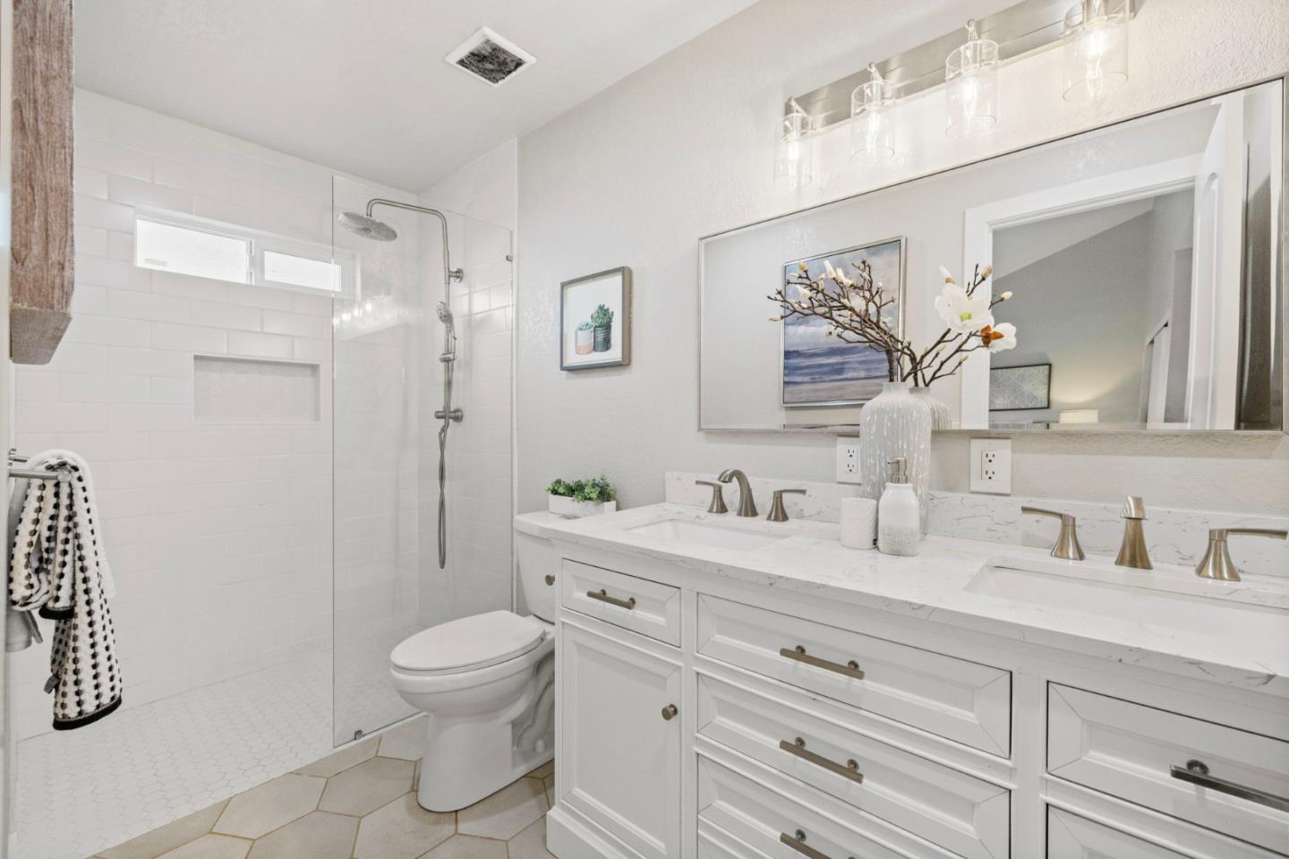 Detail Gallery Image 25 of 56 For 530 Barkentine Ln, Redwood City,  CA 94065 - 4 Beds | 2 Baths