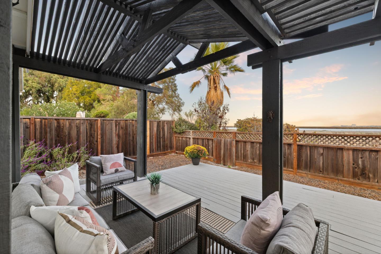 Detail Gallery Image 35 of 56 For 530 Barkentine Ln, Redwood City,  CA 94065 - 4 Beds | 2 Baths