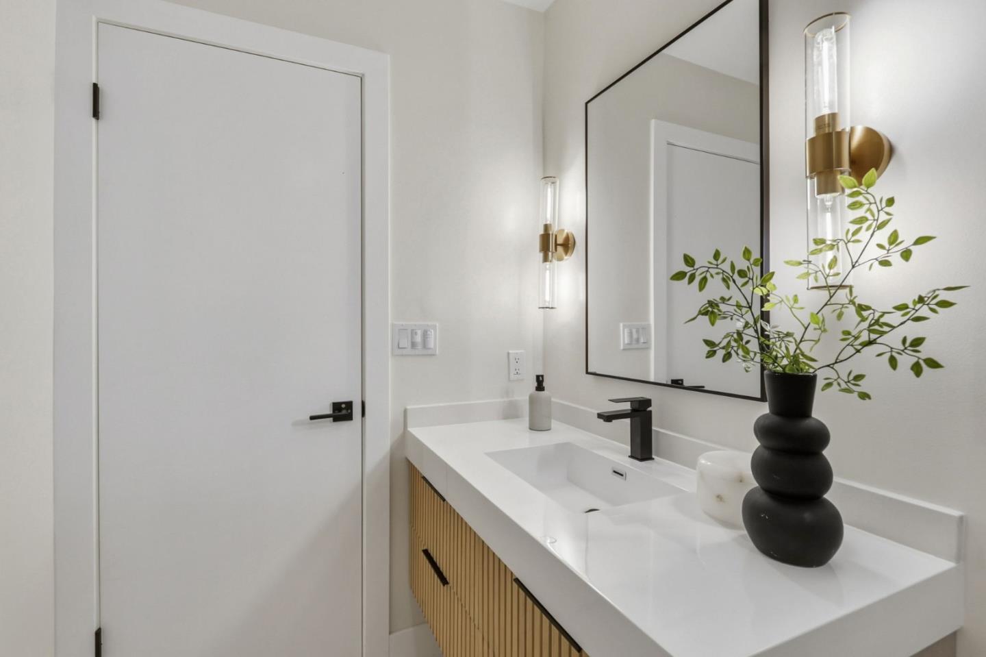 Detail Gallery Image 32 of 41 For 543 Cashmere Ct, Sunnyvale,  CA 94087 - 3 Beds | 2 Baths