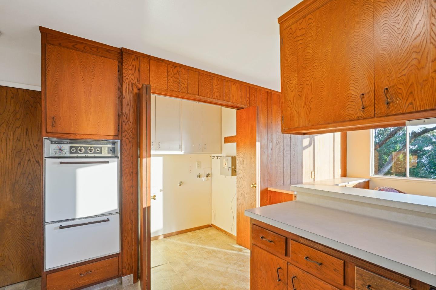 Detail Gallery Image 15 of 61 For 2191 Manzanita Dr, Oakland,  CA 94611 - 4 Beds | 2 Baths