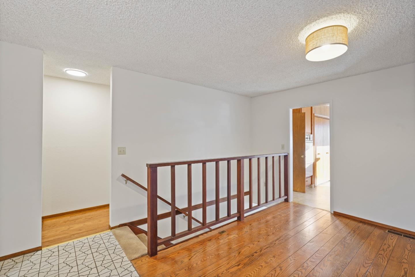 Detail Gallery Image 27 of 61 For 2191 Manzanita Dr, Oakland,  CA 94611 - 4 Beds | 2 Baths