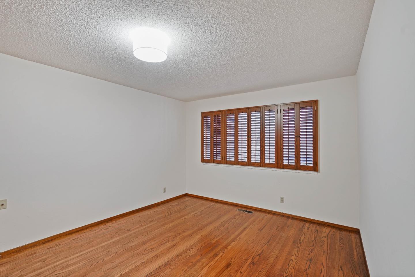 Detail Gallery Image 29 of 61 For 2191 Manzanita Dr, Oakland,  CA 94611 - 4 Beds | 2 Baths