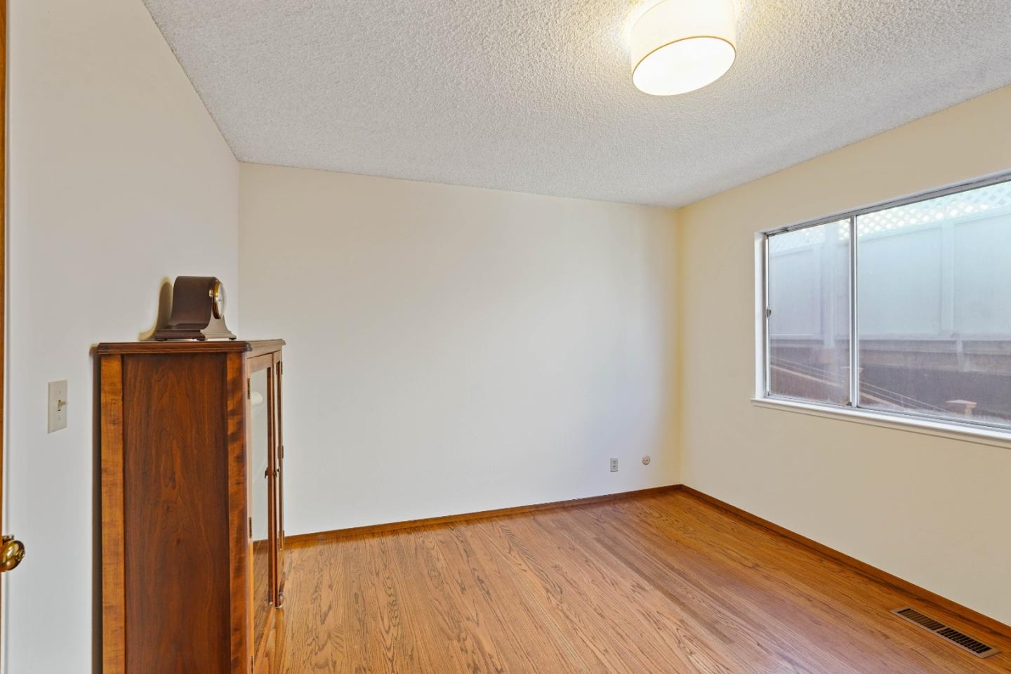 Detail Gallery Image 33 of 61 For 2191 Manzanita Dr, Oakland,  CA 94611 - 4 Beds | 2 Baths